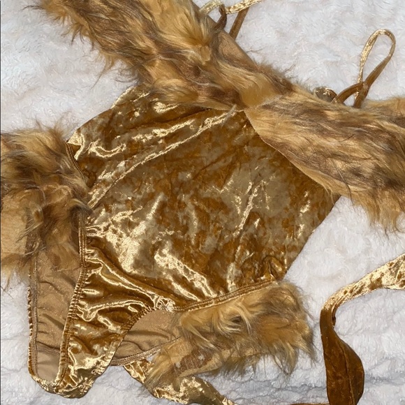 Forplay lion costume - Picture 7 of 10